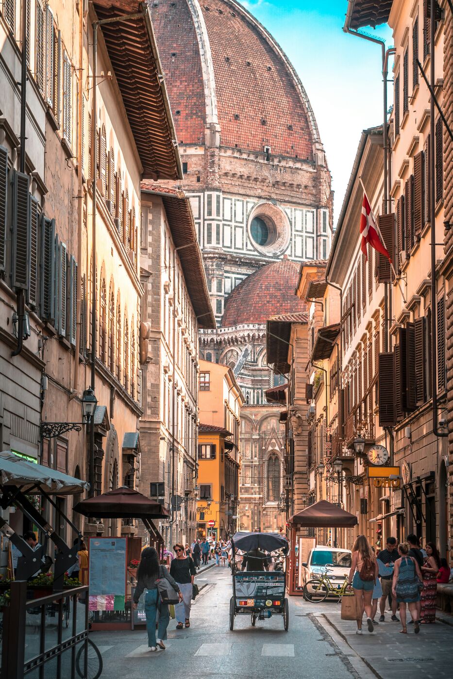 A street in Florence leading to the Duomo